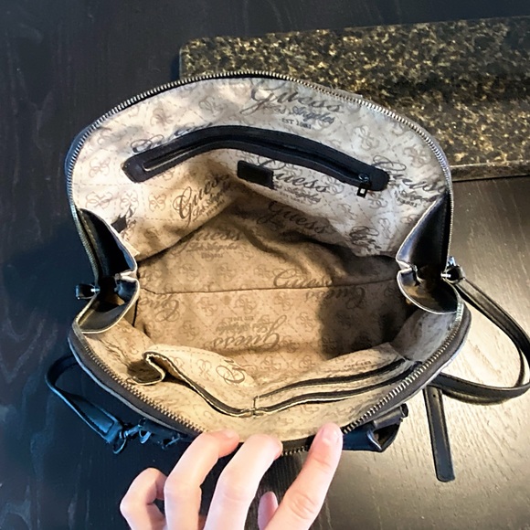 ▪️ Guess Leather Purse ▪️ - Picture 4 of 4